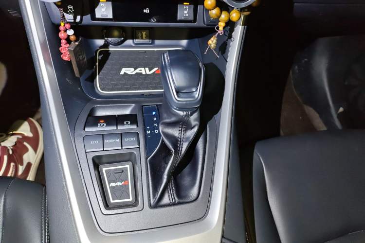 Used Toyota RAV4 2023 2.0L CVT Two-Wheel Drive Fashion Plus Edition
