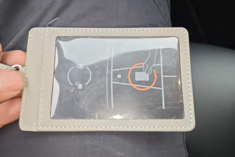 Used Tesla Model Y 2021 Long-Range All-Wheel-Drive Version Vehicle Key