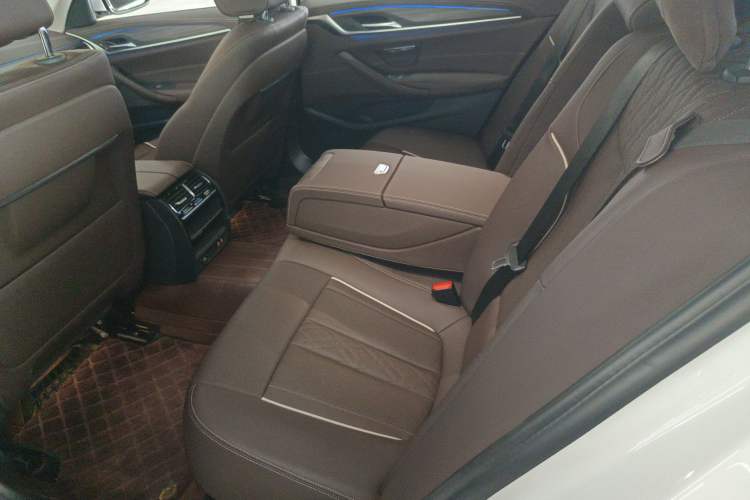 Used BMW 5 Series New Energy 2022 Updated Version 535Le Luxury Package Left Rear Seat