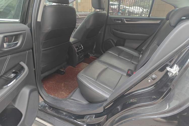 Used Subaru Legacy 2016 2.5i All-Wheel-Drive Glory Edition Left Rear Seat