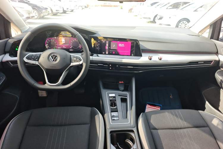 Used Volkswagen Golf 2021 280TSI DSG Pro First Edition Center Console