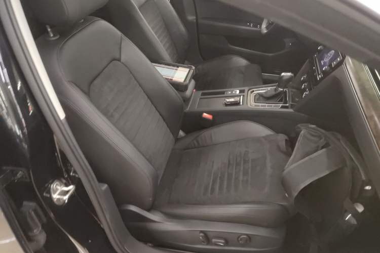 Used Volkswagen Magotan 2018 330TSI DSG Luxury Model Right Front Seat