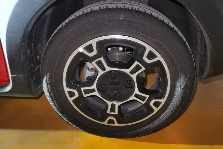 Used Geely Galaxy Panda 2025 210km Panda Rider Right Front Wheel Hub