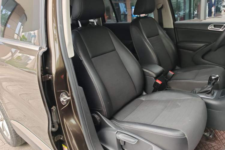 Used Volkswagen Tiguan L 2016 280TSI Automatic Two-Wheel-Drive Silk Road Style Edition
