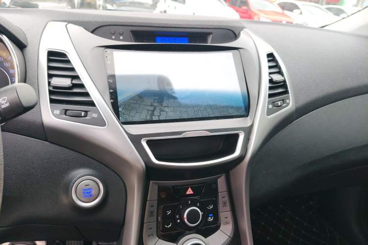 Used Hyundai Elantra (5th Generation / Langdong) 2015 1.6L Automatic Leading Model