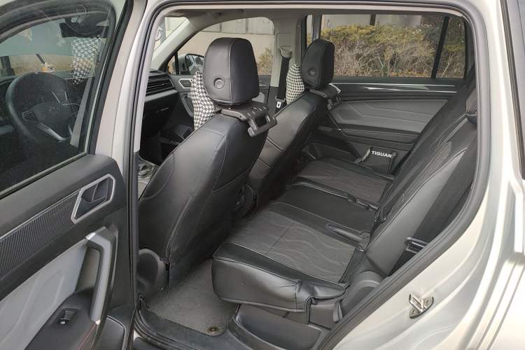 Used Volkswagen Tiguan L 2023 Facelift 380TSI Automatic All-Wheel Drive R-Line Flagship 7-Seater