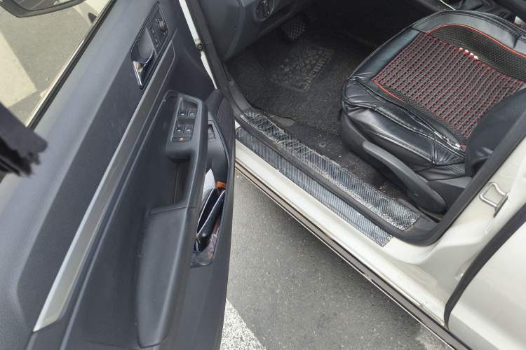 Used Volkswagen Lavida 2017 1.6L Automatic Fashion Edition Driver Seat