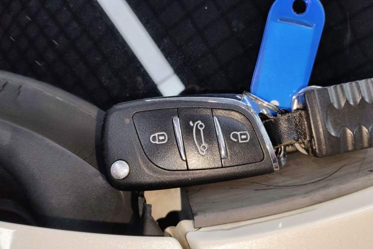 Used Ford Kuga 2017 EcoBoost 180 Two-Wheel-Drive Elite Trim
