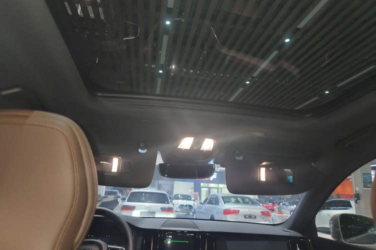 Used Volvo XC60 2025 B5 Four-Wheel Drive Smart & Advanced Luxury Edition