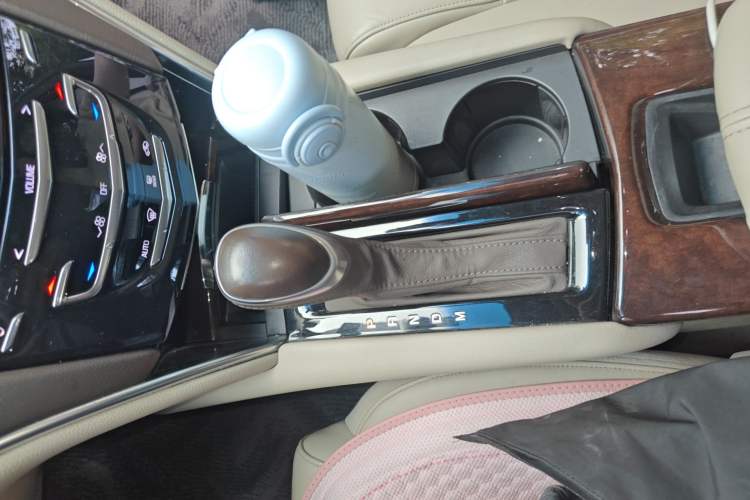 Used Cadillac XTS 2015 28T Comfort Model Gear Lever