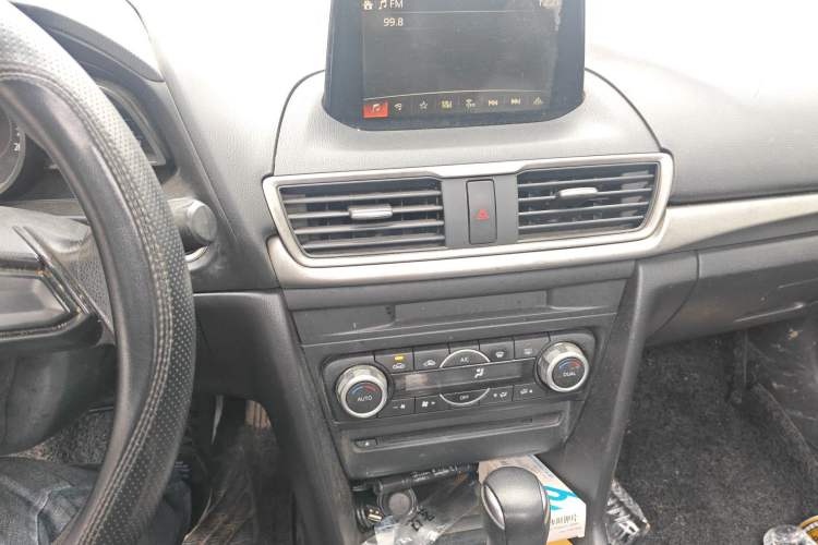 Used Mazda 3 Axela 2017 Sedan 1.5L Automatic Luxury Model Emission Standard China V