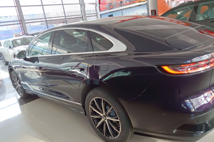 Used VOYAH PASSION 2024 PHEV Four-Wheel Drive Ultra-Long Range Executive Edition
