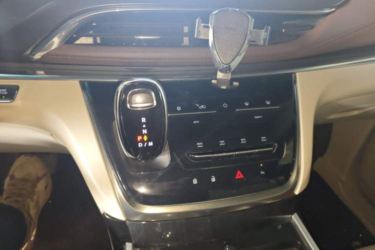 Used Buick GL8 2021 Land Cruiser Executive Class 652T Comfort Model
