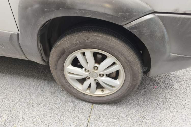 Used Hyundai Tucson 2009 2.0L Manual Two-Wheel Drive Fashion Edition