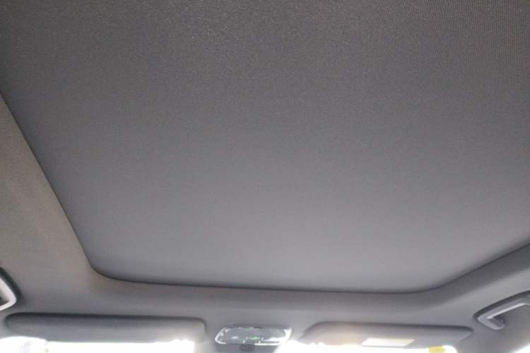 Used Lynk & Co 08 EM-P 2025 220 km All-Wheel-Drive Performance Halo