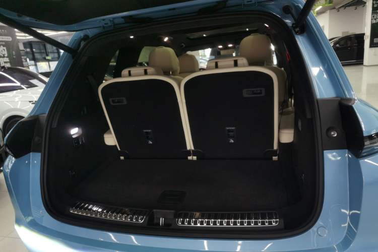 Used Li Auto L8 2024 Ultra Model
