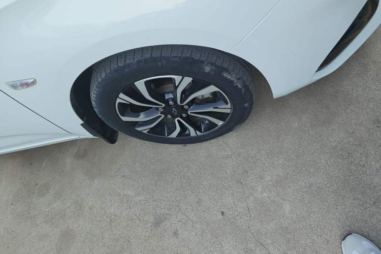 Used Chevrolet Monza 2019 RS 330T Automatic Comfort Edition China VI Standard Right Front Wheel Hub