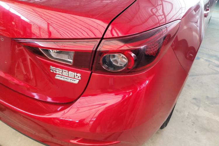 Used Mazda 3 Axela 2017 Sedan 1.5L Automatic Luxury Model Emission Standard China V Right Rear Taillight