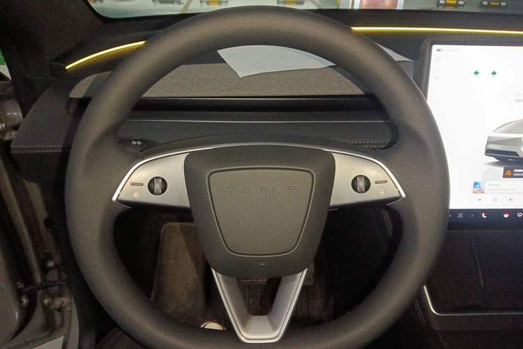 Used Tesla Model Y L 2025 Model Long-Range All-Wheel-Drive Version
