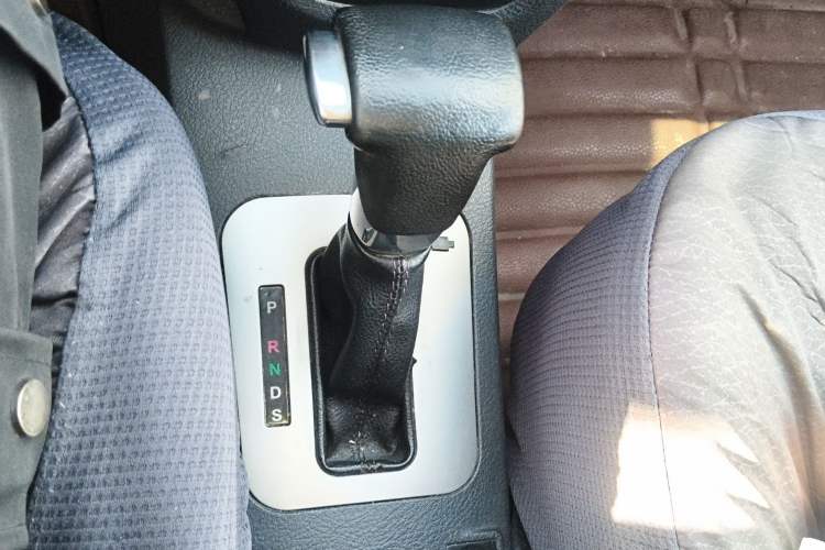 Used Lifan Auto X50 2014 1.5L CVT Elite Version Gear Lever