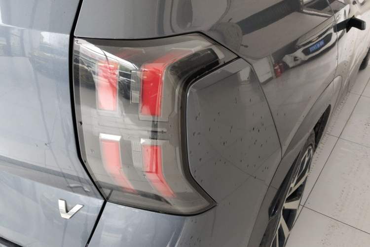 Used AION V 2024 Aion Tyrannosaurus 650 LiDAR Edition