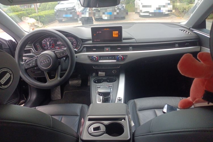 Used Audi A5 2019 Sportback 45 TFSI Fashion Model Center Console