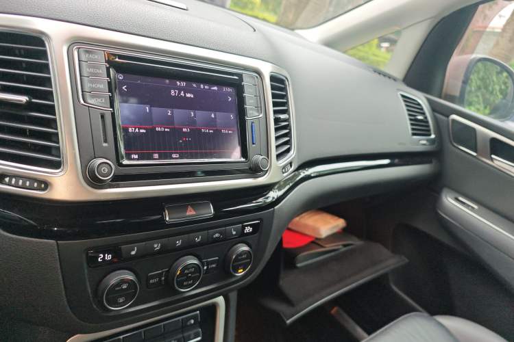 Used Volkswagen Sharan 2018 380TSI Luxury 7-Seater
