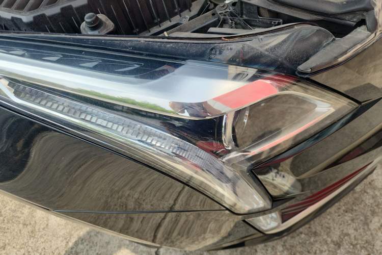 Used Cadillac XT5 2018 25T Luxury Model Right Front Headlight