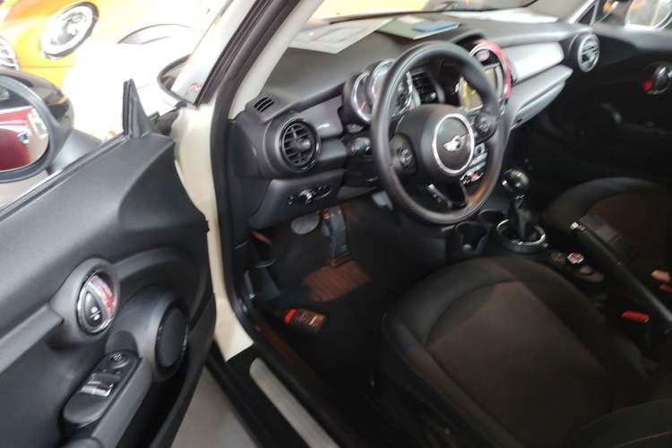 Used MINI MINI 2014 1.5T COOPER Fun