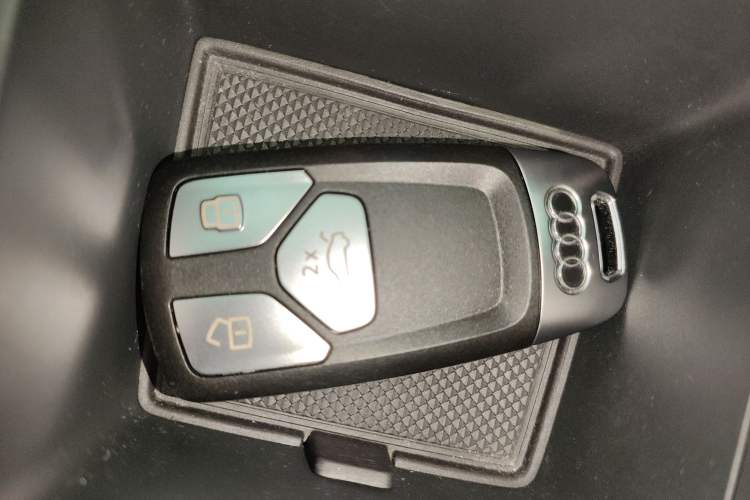 Used Audi A4L 2022 40 TFSI Luxury Dynamic Model