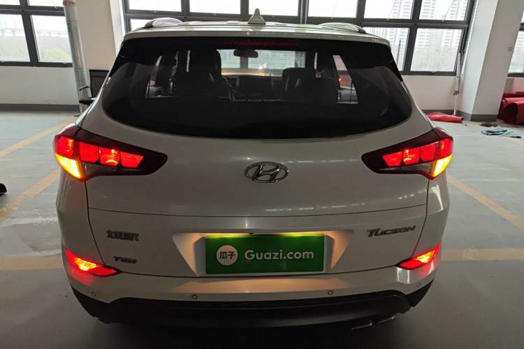 Used Hyundai Tucson 2015 1.6T Dual-Clutch Two-Wheel-Drive Smart Model Rear