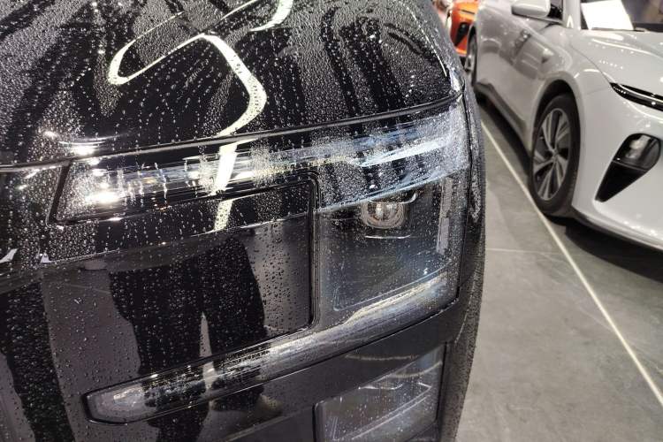 Used Zeekr 9X 2025 Moon Black Edition 70kWh
