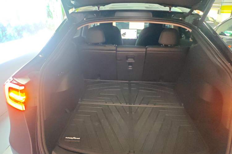 Used Tesla Model Y 2024 Rear-Wheel-Drive Version