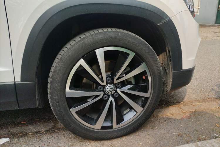 Used Volkswagen Tharu 2020 280TSI Two-Wheel Drive Luxury Edition China VI Standard Right Front Wheel Hub