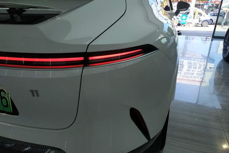 Used Avatr 11 2022 Long-Range Dual-Motor Luxury Edition 5 Seats
