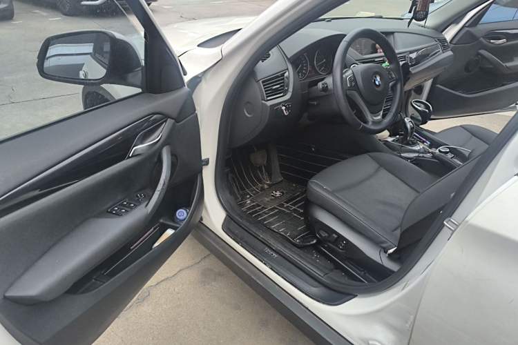 Used BMW X1 2015 sDrive18i Leading Edition