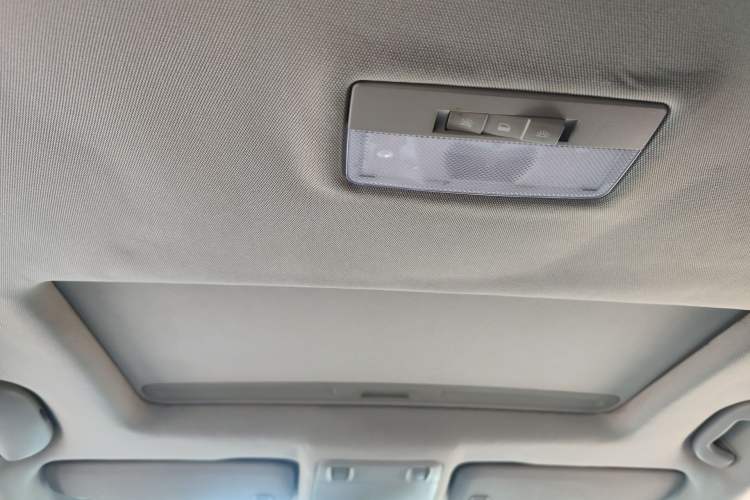 Used Chevrolet Cruze 2013 1.6L SE MT Headliner