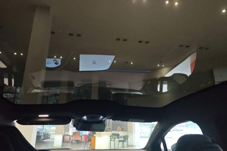 Used Hongqi EH7 2025 690 Smart Selection Edition
