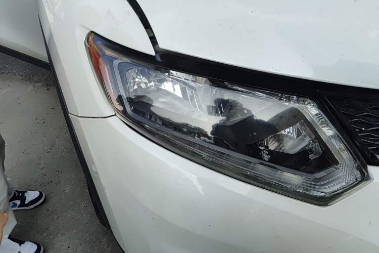 Used Nissan X-Trail 2015 2.0L CVT Comfort MAX Edition 2WD
