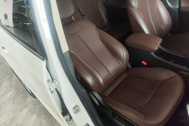 Used Buick GL6 2019 18T 5-Seater Connected Luxury Version China V Standard
