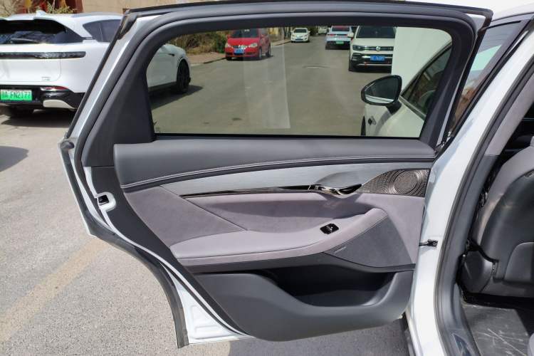 Used VOYAH PASSION 2023 Four-Wheel Drive Flagship Edition
