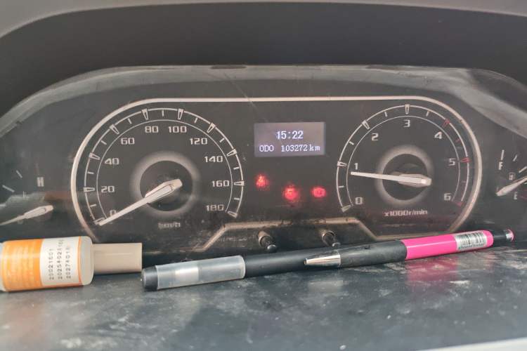 Used SAIC MAXUS Xintu V80 2019 2.5T Classic Version 6-Speed Manual – Aoyuntong Modified Long Wheelbase Mid-Height 7-Seater