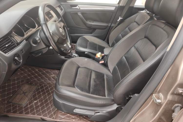 Used Volkswagen Bora 2014 1.6L Automatic Fashion Model Driver Seat