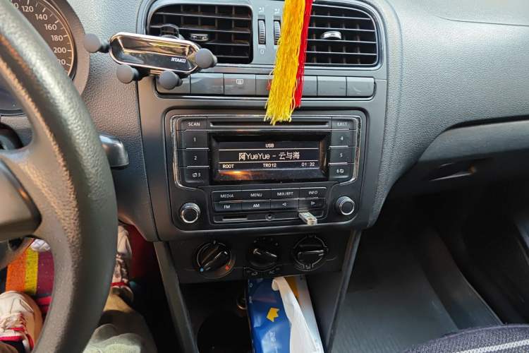 Used Volkswagen Polo 2013 1.4L Manual Fashion Edition