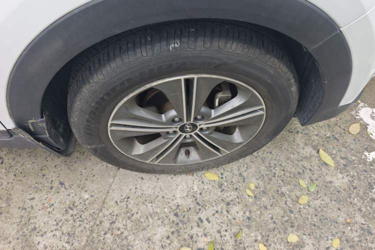 Used Hyundai ix25 2015 1.6L Automatic Two-Wheel-Drive Deluxe DLX Model Right Front Wheel Hub