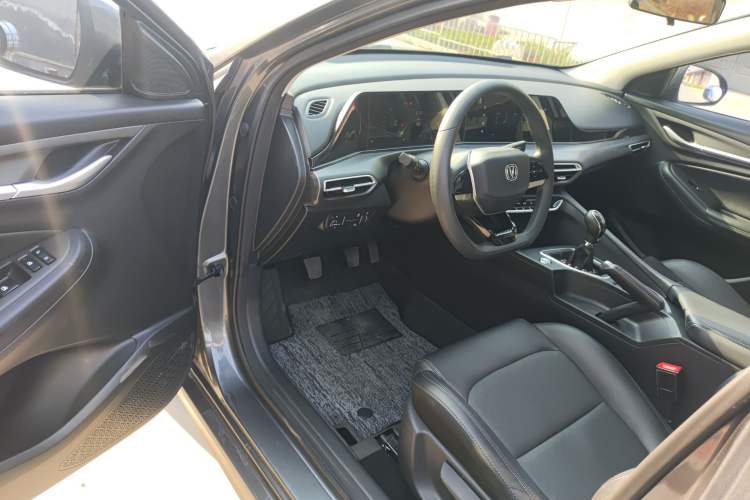 Used CHANGAN Eado 2022 PLUS 1.6L GDI Manual Elite Model Driver Seat