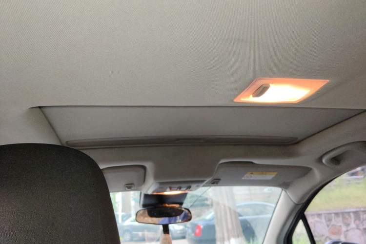 Used Chevrolet Trax 2016 1.4T Automatic Two-Wheel Drive Comfort Version with Sunroof Headliner