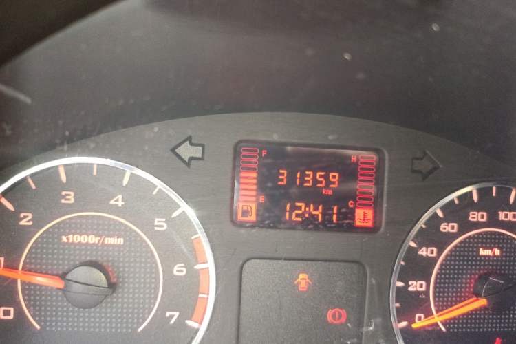 Used Wuling Hongguang V 2022 1.5L Jingqu Version Hydraulic Power Steering LAR