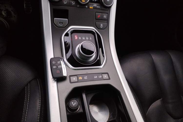 Used Land Rover Range Evoque 2014 2.0T 5-Door Ignite Edition Gear Lever