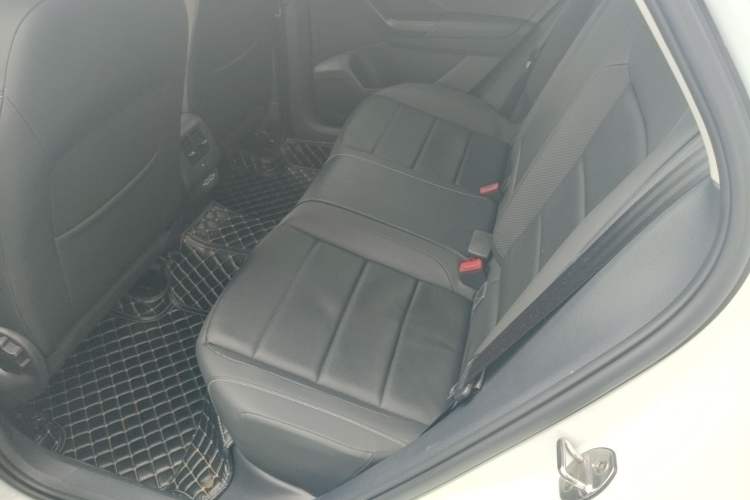 Used Volkswagen T-ROC 2018 280TSI DSG Two-Wheel-Drive Comfort Version China V Standard Left Rear Seat